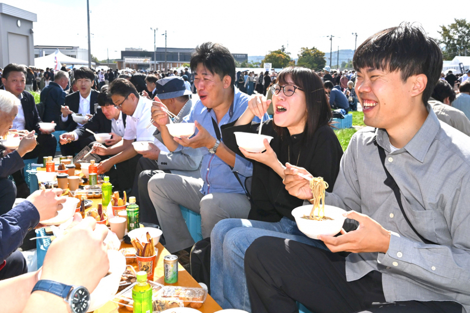 十勝毎日新聞　2009年10月4日 十勝毎日新聞 2009年10月4日 - メルカリ